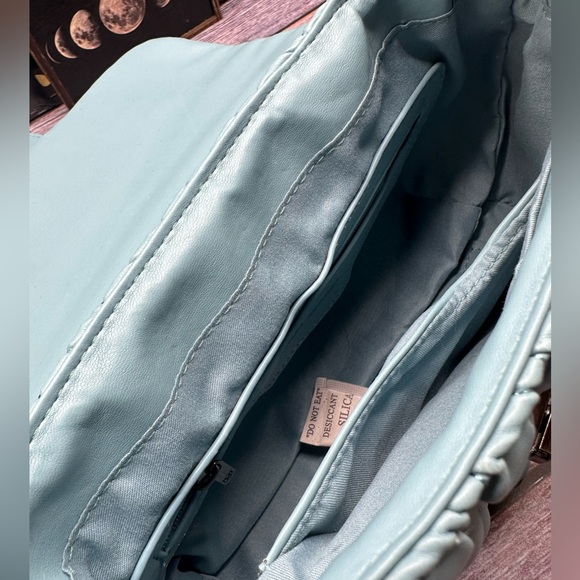 BADGLEY MISCHKA Blue Quilted Vegan Leather Bag NWT - Picture 3 of 6